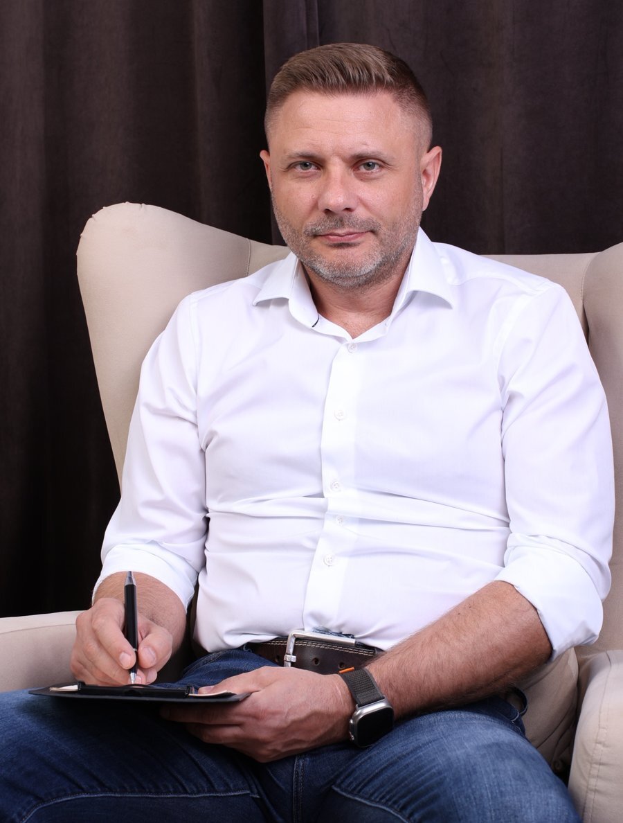 Игорь Карпов